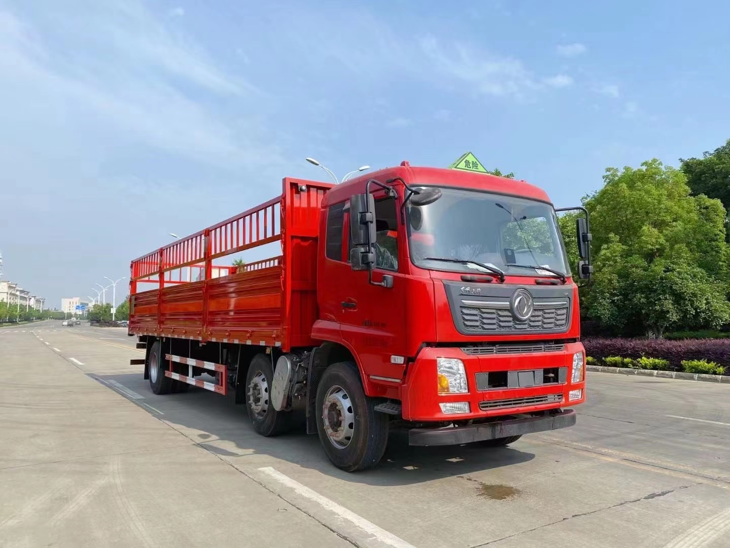 國六東風(fēng)天錦小三軸8.6米氣瓶車